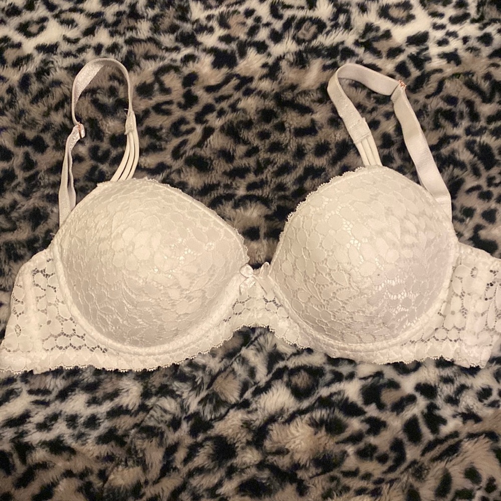 Marilyn Monroe lace bra